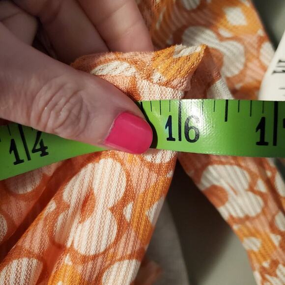 Madden NYC Bohmian Cropped Floral Keyhole Top with Long Sleeves Size Medium - Picture 4 of 12